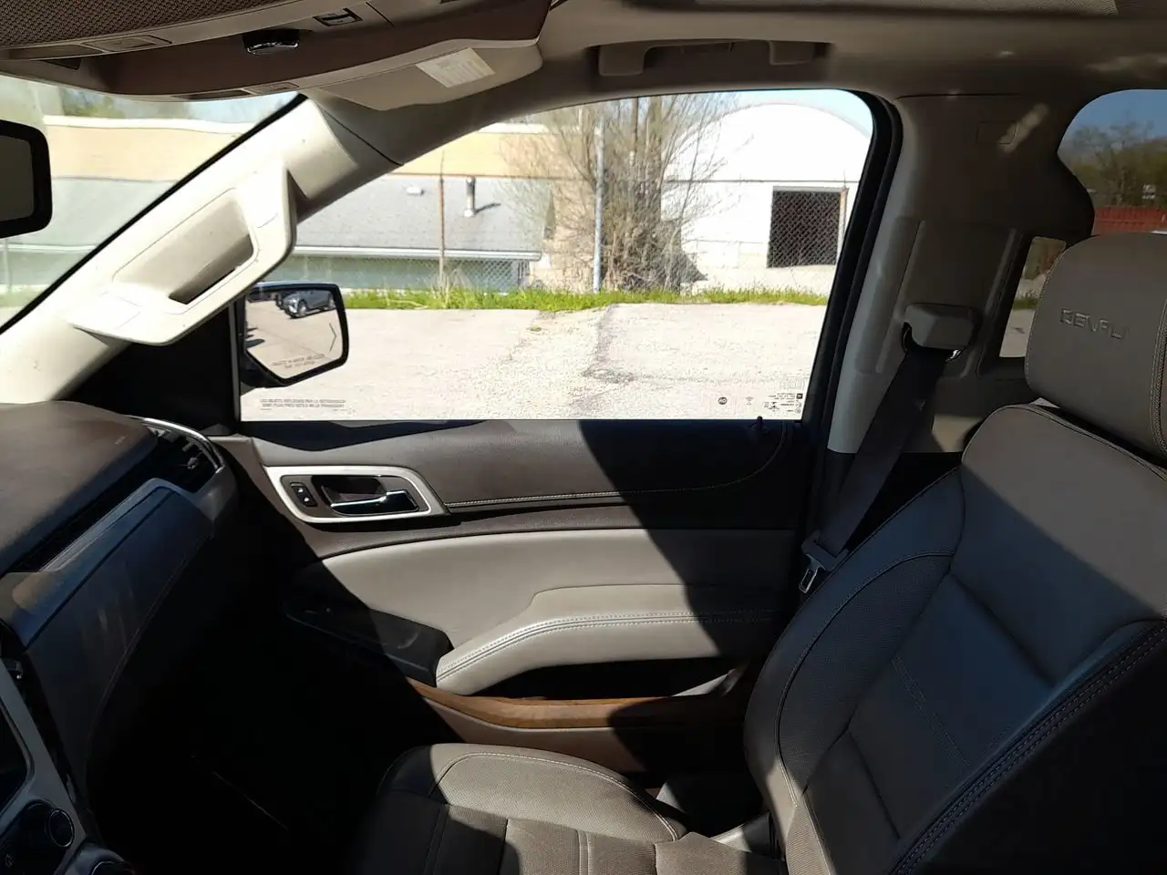 GMC Yukon снимка GMC Yukon