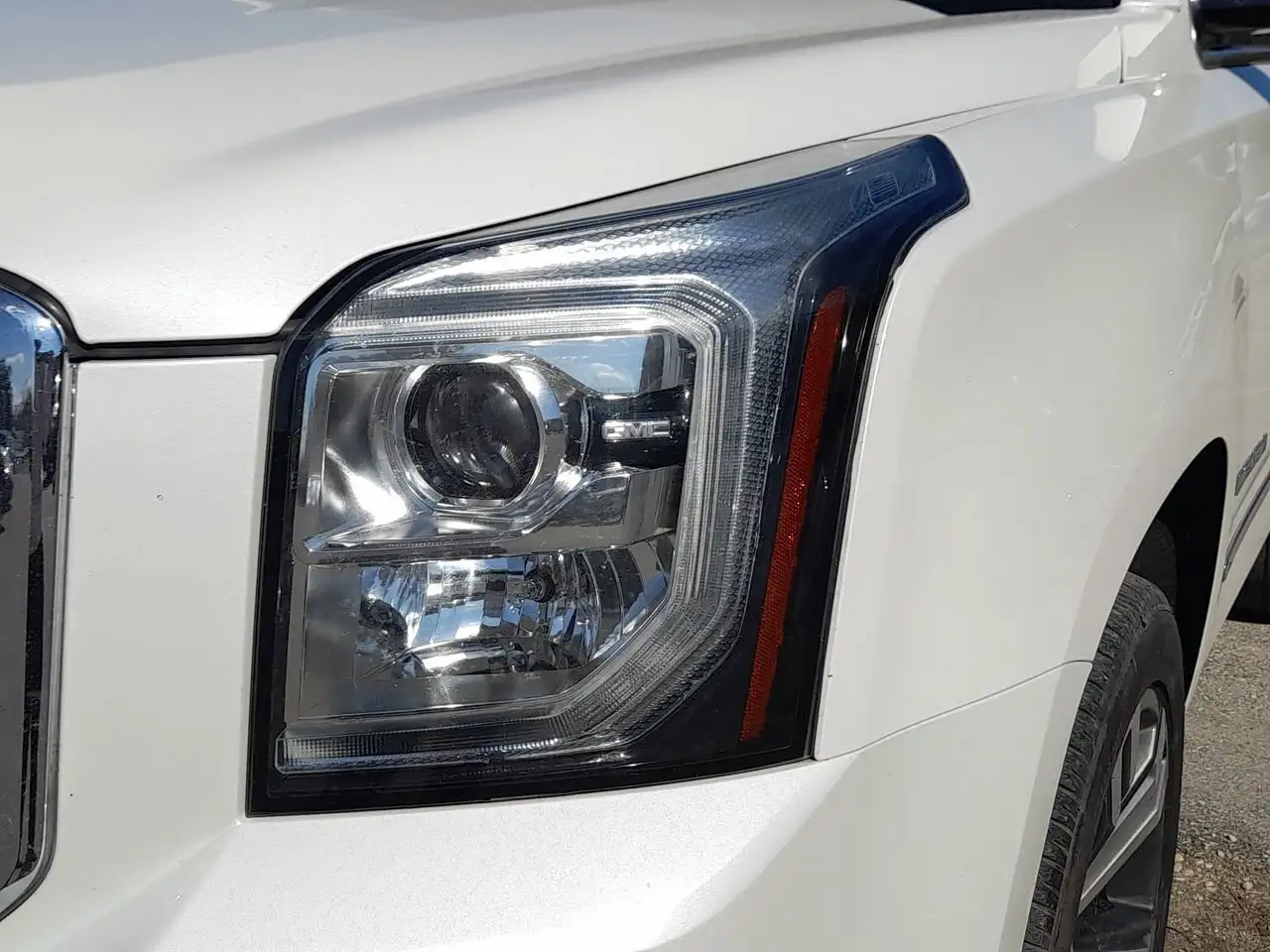 GMC Yukon снимка GMC Yukon