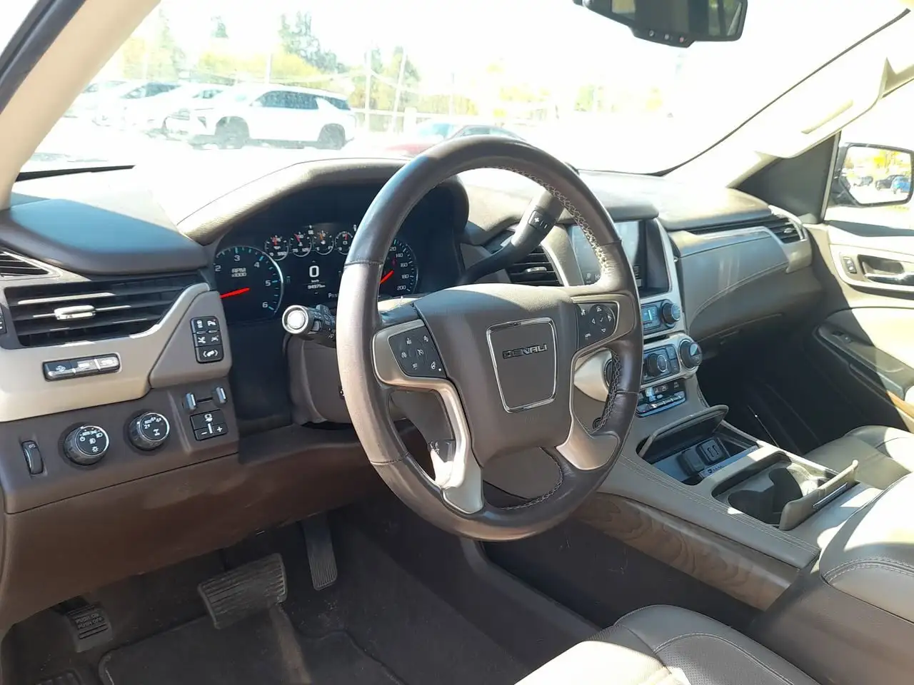 GMC Yukon снимка GMC Yukon