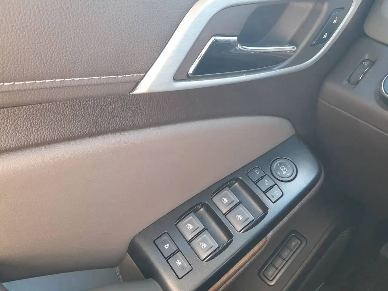 GMC Yukon снимка GMC Yukon