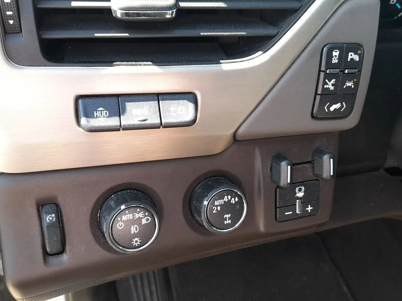 GMC Yukon снимка GMC Yukon
