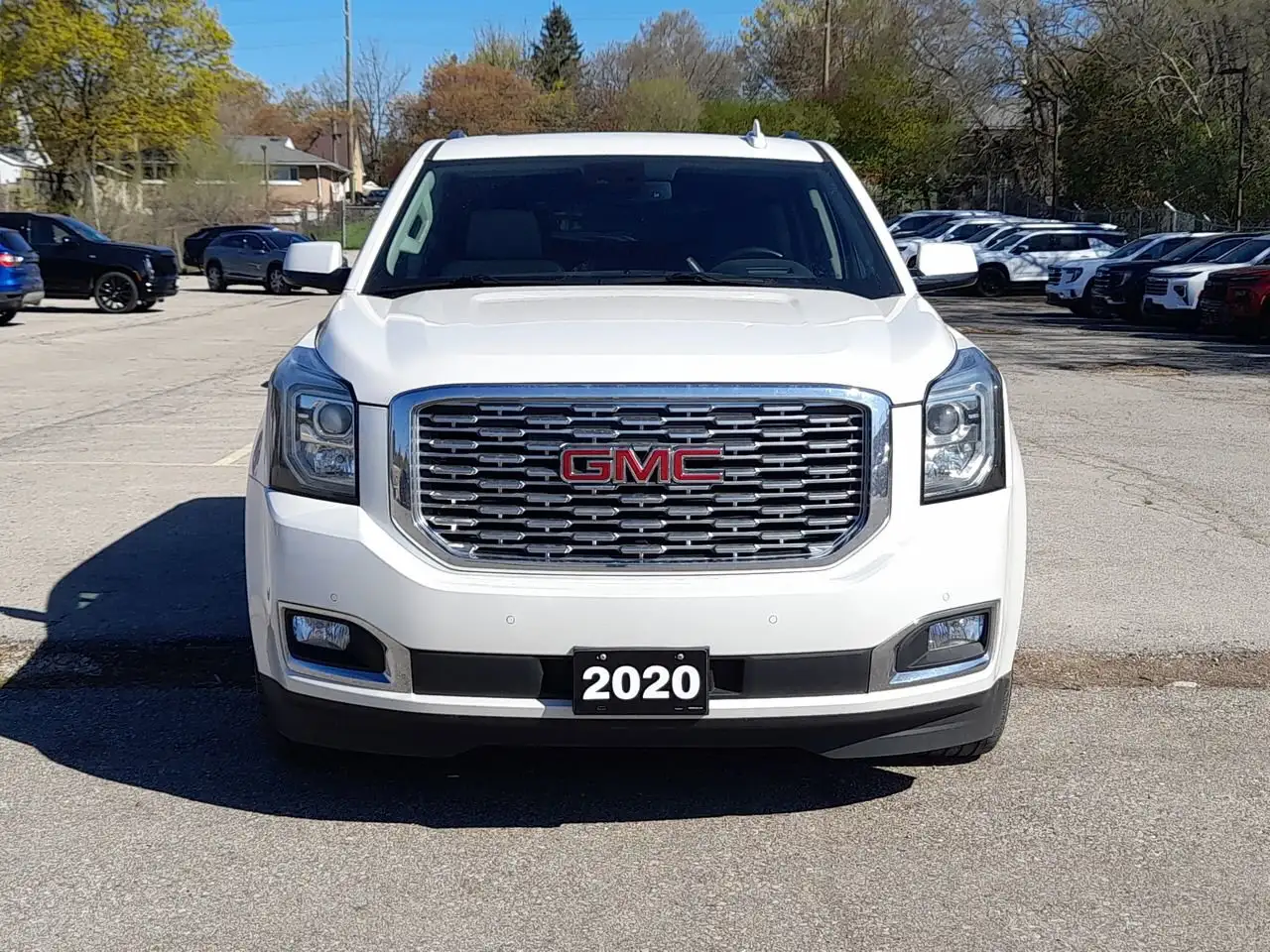 GMC Yukon снимка GMC Yukon