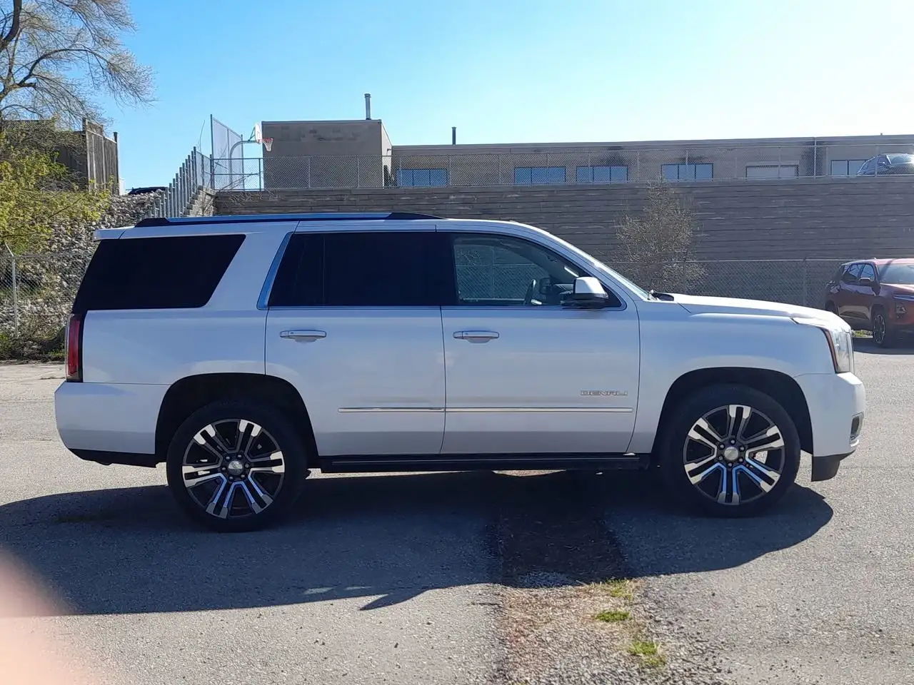 GMC Yukon снимка GMC Yukon