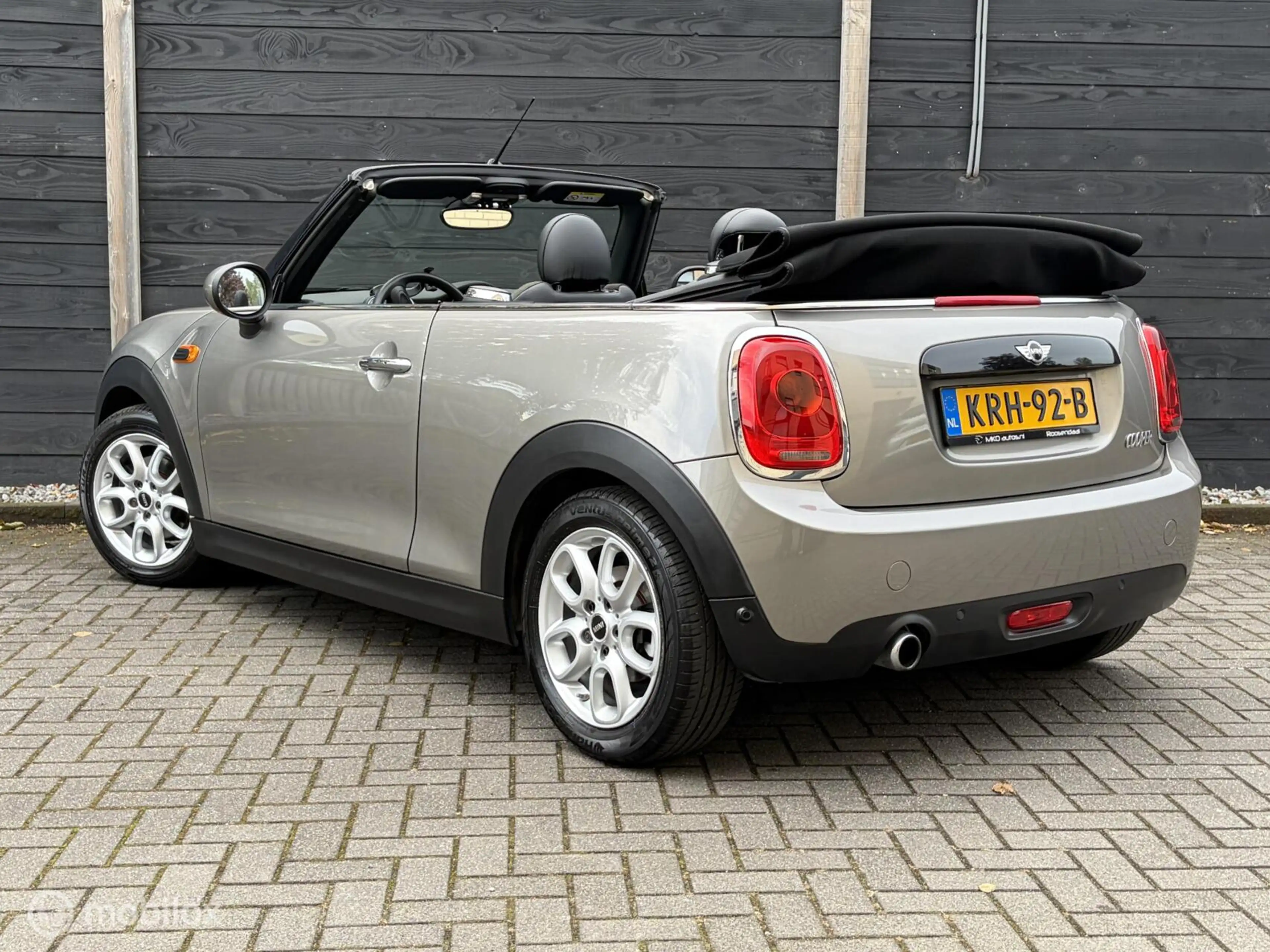 MINI Cooper Cabrio 1.5 Leder/Alcantara / LM / PDC / 38.982 KM 1e eig. — photo 8
