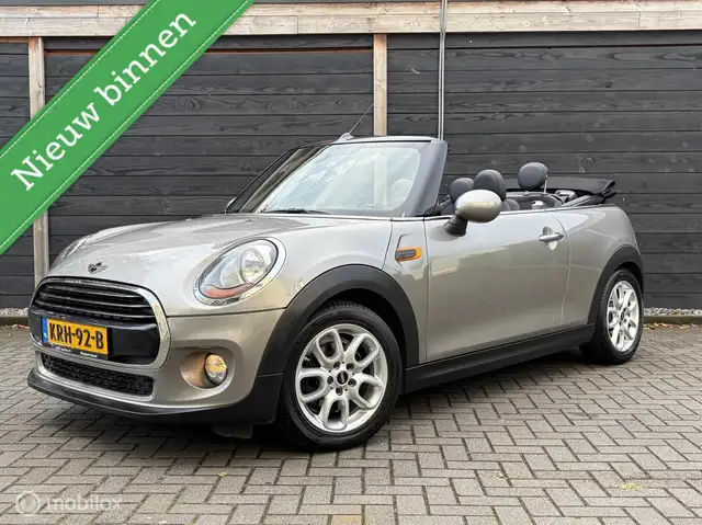 MINI Cooper Cabrio 1.5 Leder/Alcantara / LM / PDC / 38.982 KM 1e eig.