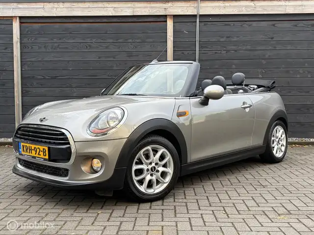 MINI Cooper Cabrio 1.5 Leder/Alcantara / LM / PDC / 38.982 KM 1e eig.