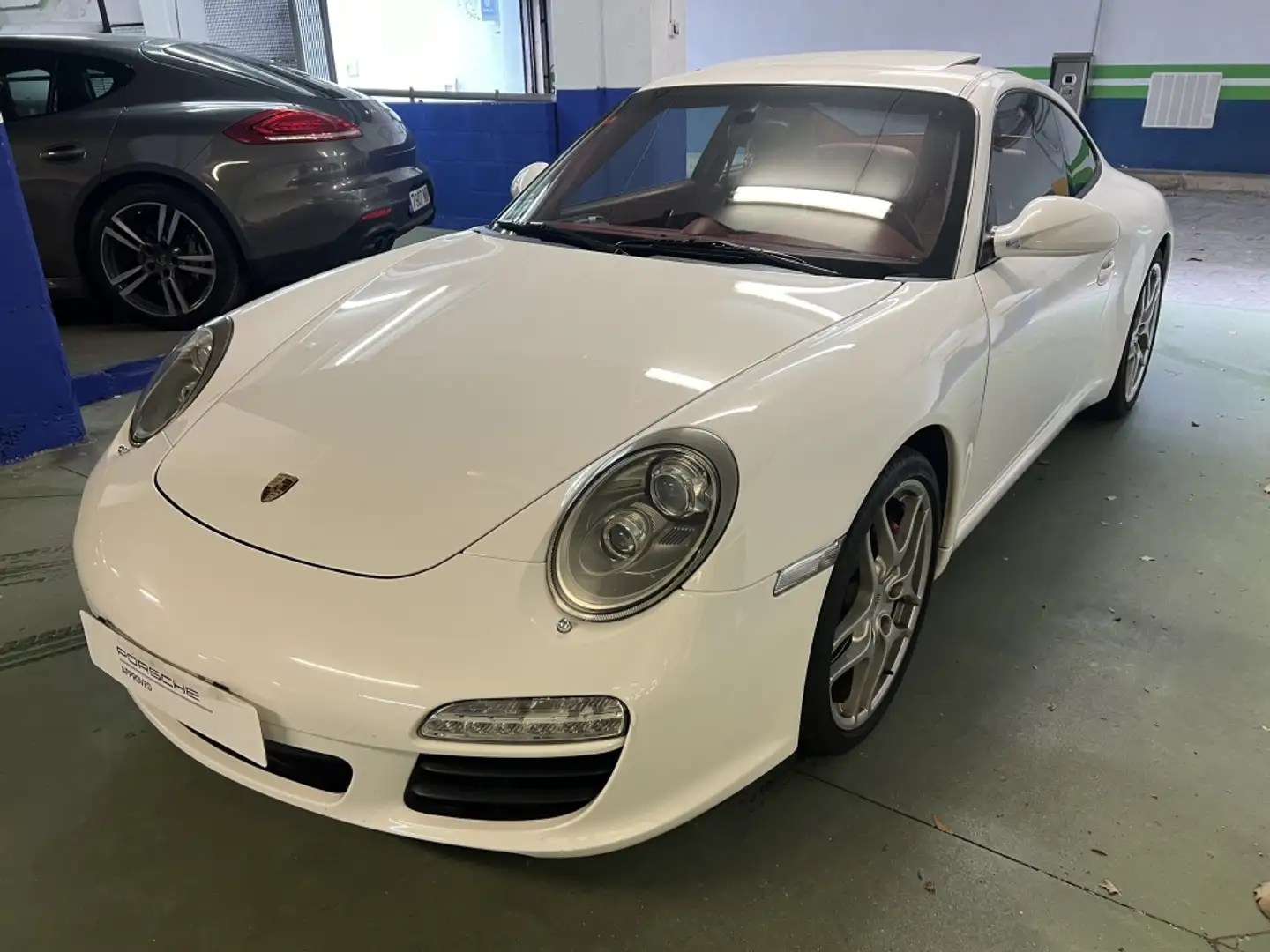 Porsche 997 Carrera Coupé Bílá - 2