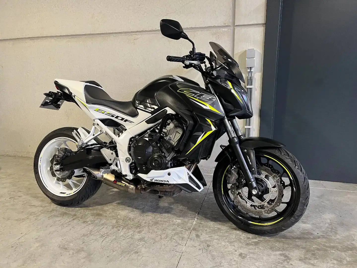 Honda CB 650 CB650F leuke naked met Akrapovic - 1
