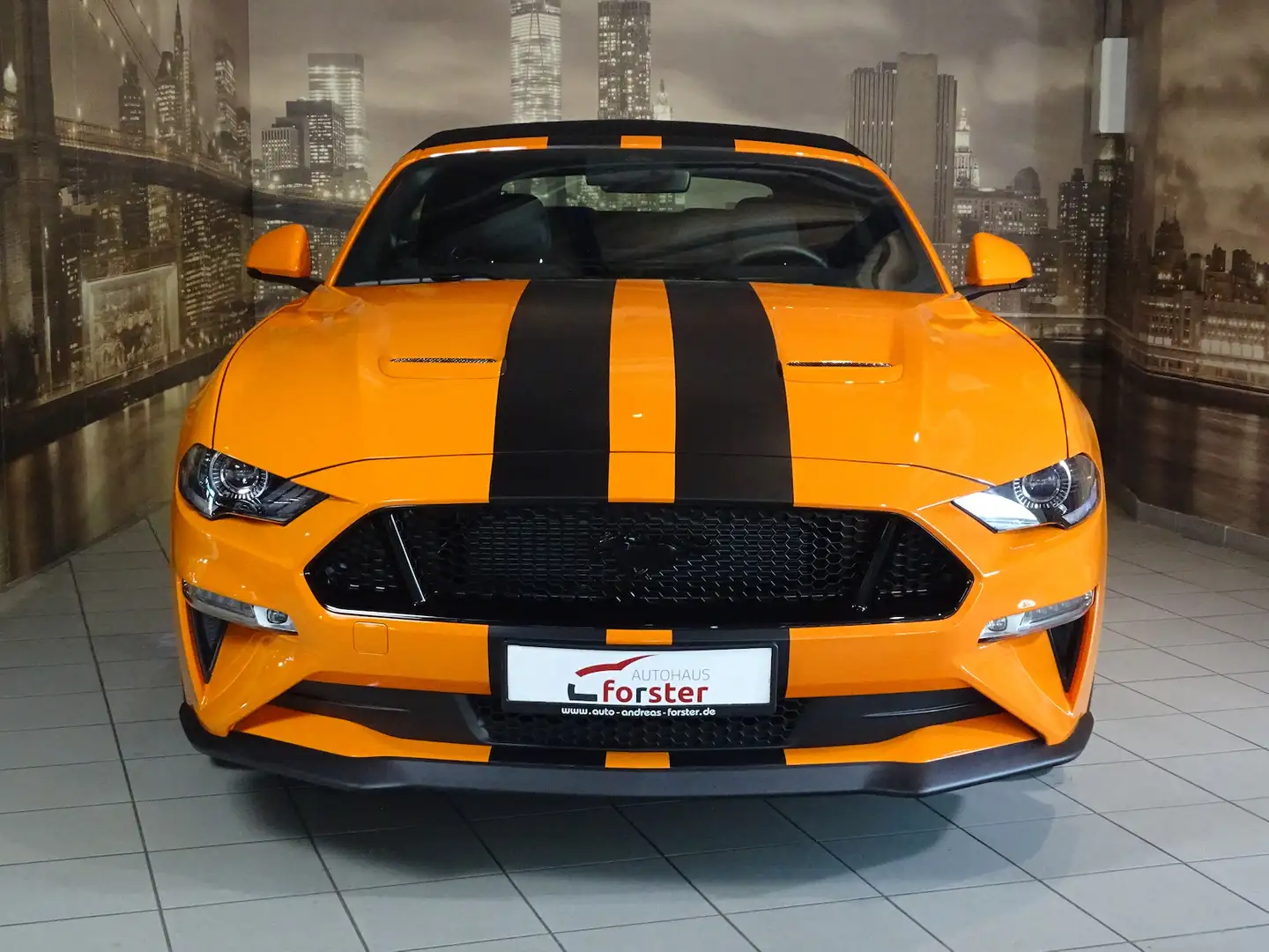 Ford Mustang 5.0 GT V8 Cabrio 55 Years Edition Orange - 2