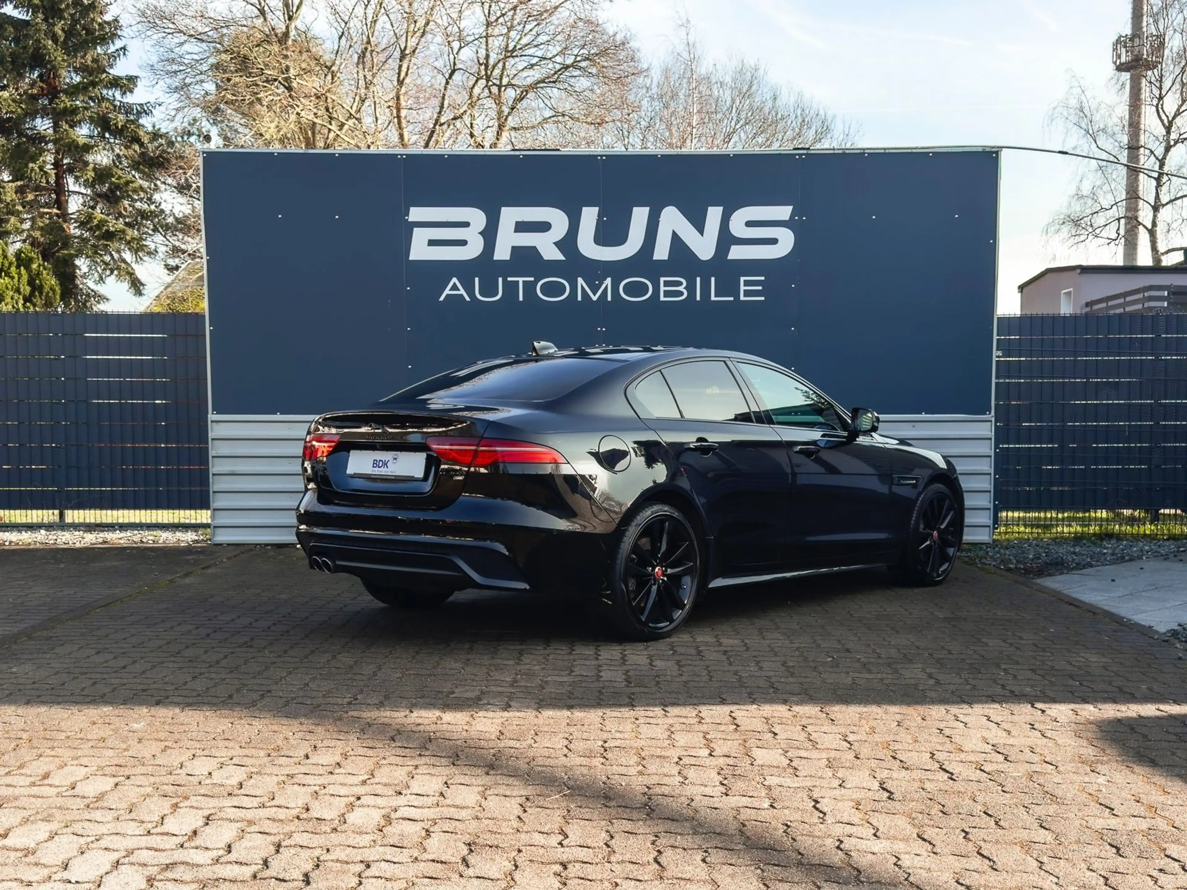 Jaguar XE D200 R-Dynamic S AWD LED DAB 360 Kamera Leder — photo 3
