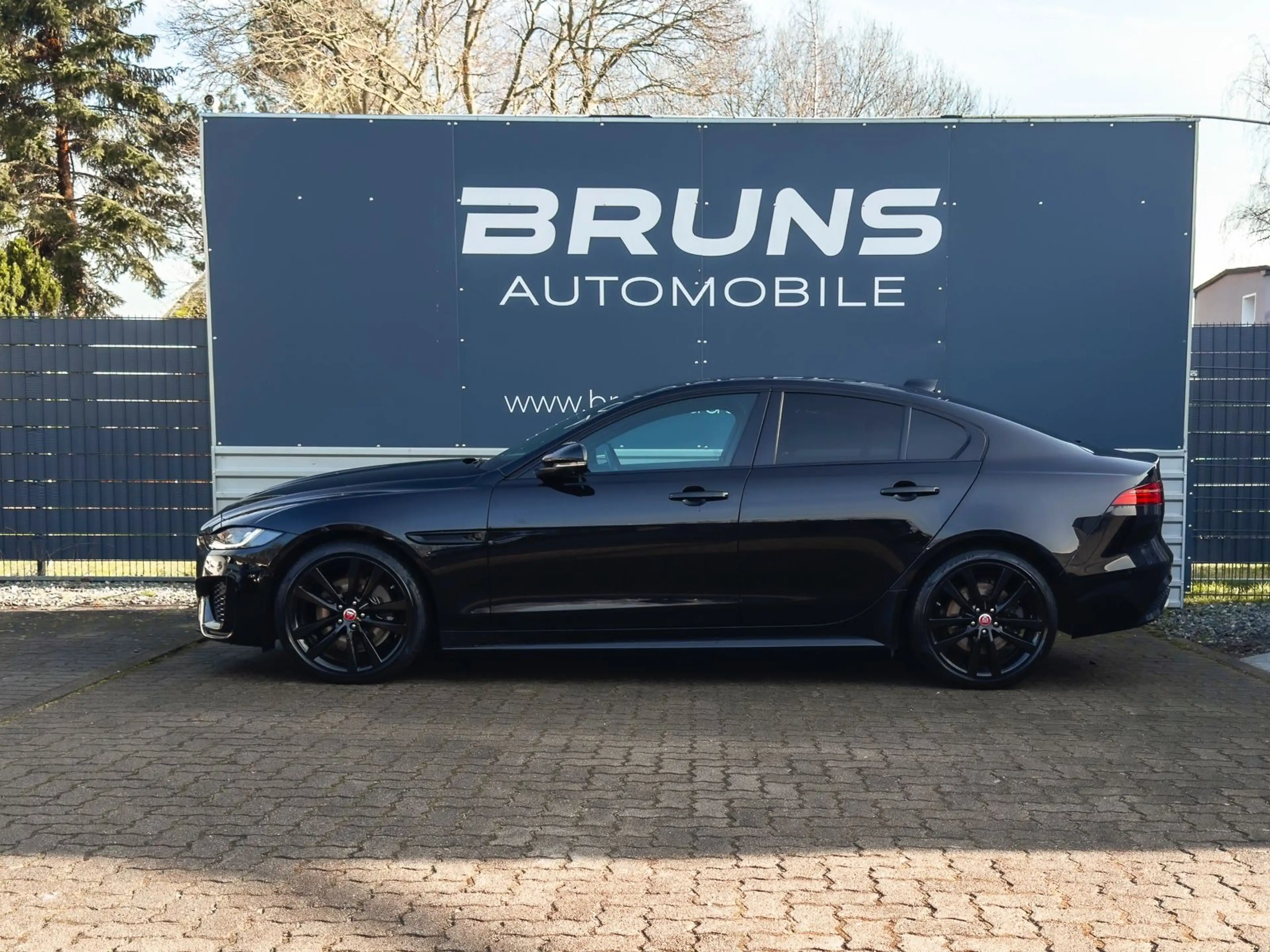 Jaguar XE D200 R-Dynamic S AWD LED DAB 360 Kamera Leder — photo 2