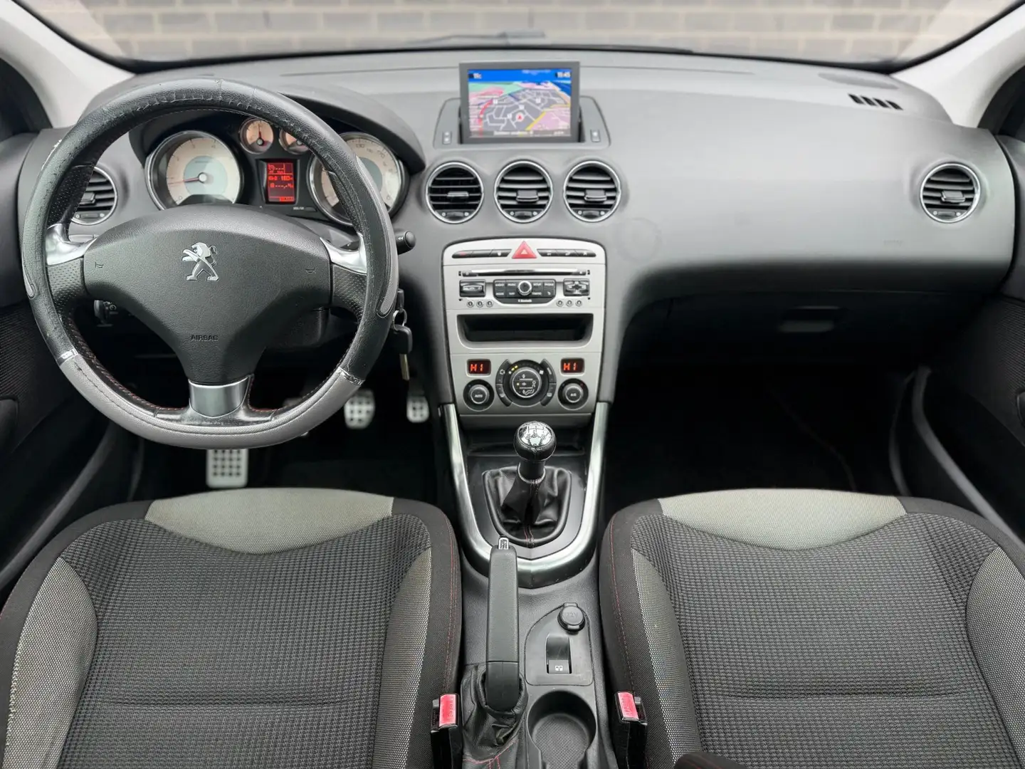 Peugeot 308 1.6 VTi Sportium |Airco|Navi|CruiseCtrl|Pano| Zwart - 2