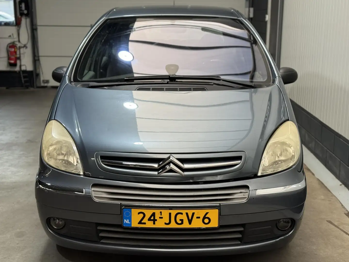 Citroen Xsara Picasso 1.6i-16V Image Gris - 2