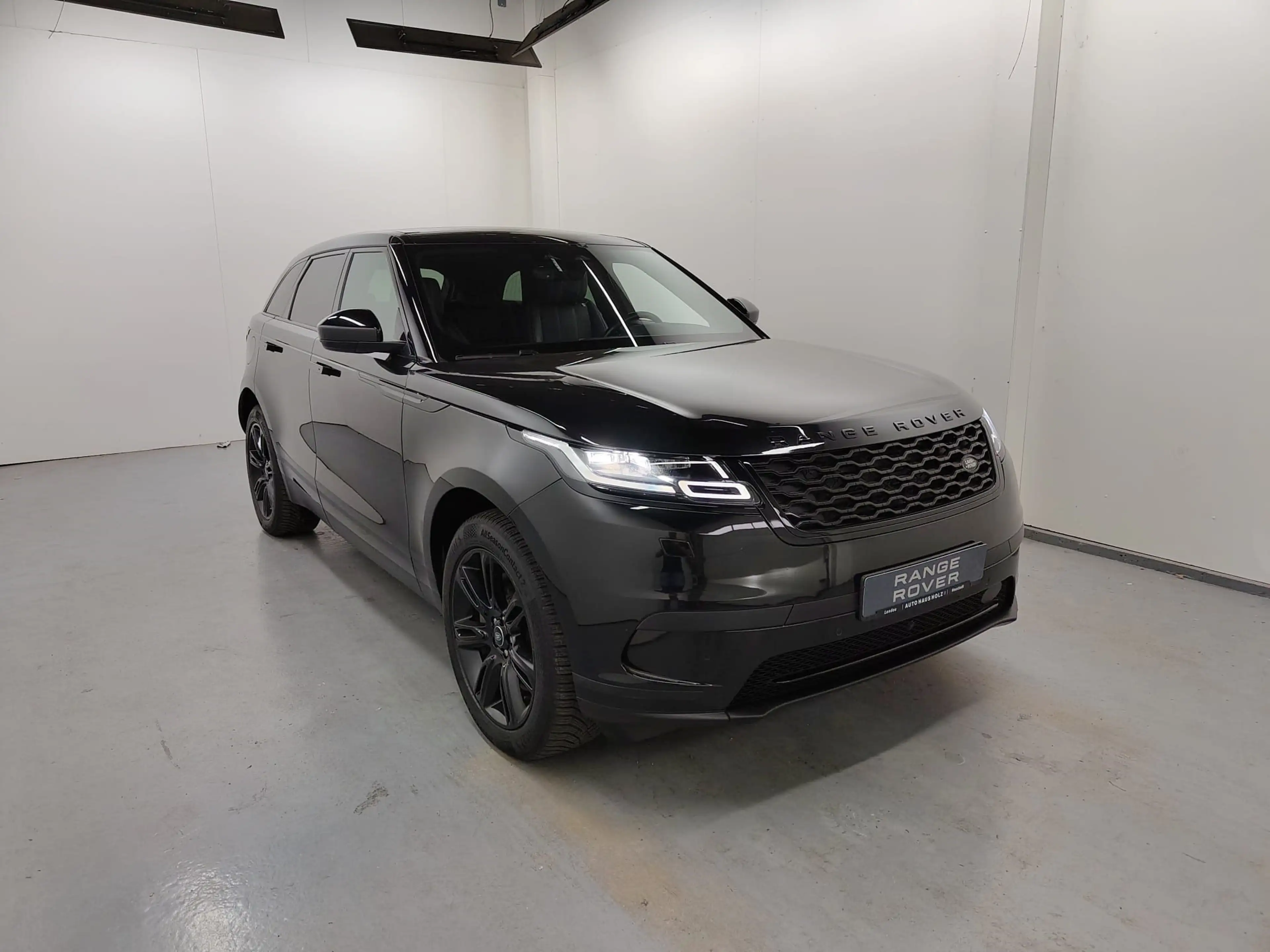 Land Rover Range Rover Velar P400e S Pano Winter Black — photo 5