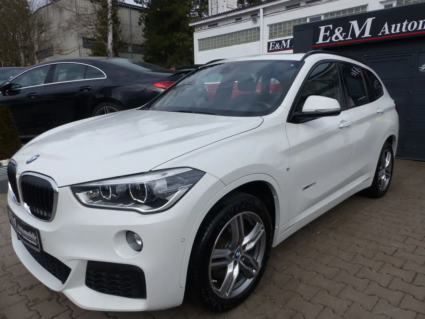 BMW X1 xDrive 20 d M SPORT/M-PAKET*PANO*XENON*LEDER Wit - 1