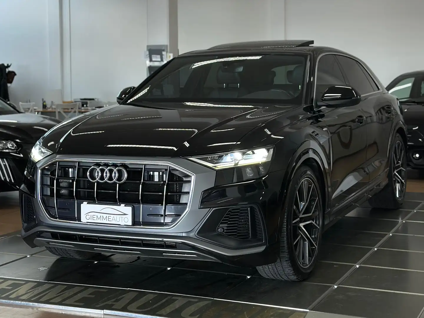 Audi Q8 50 TDI Mhev Sline quattro tiptronic Noir - 1