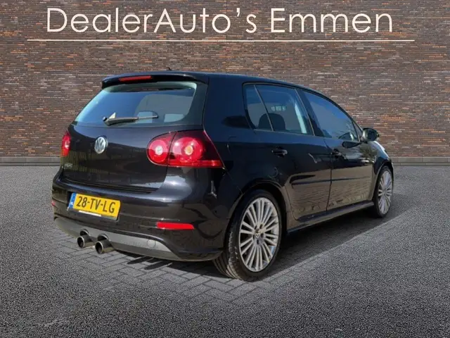Volkswagen Golf view 4