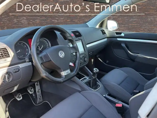 Volkswagen Golf view 5