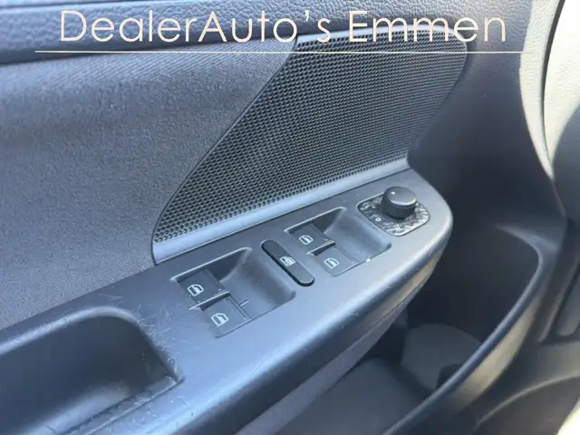 Volkswagen Golf view 14