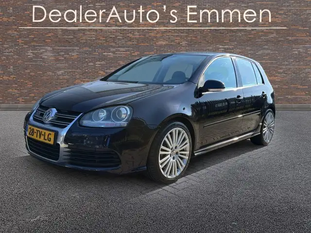 Volkswagen Golf view 2