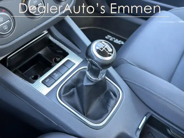 Volkswagen Golf view 20