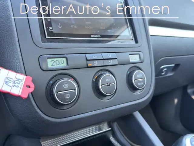 Volkswagen Golf view 19