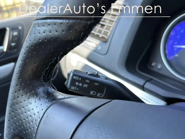 Volkswagen Golf view 12