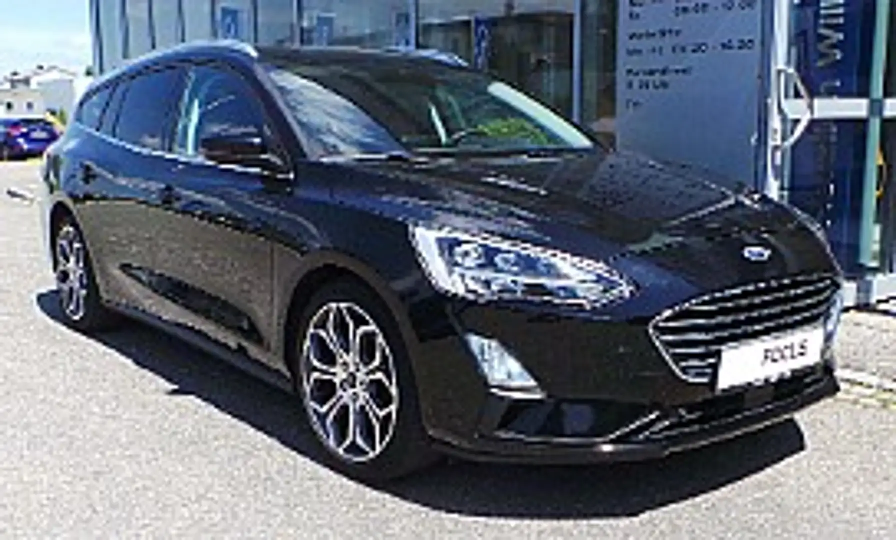Ford Focus Traveller 1,0 EcoBoost Titanium Business Schwarz - 2