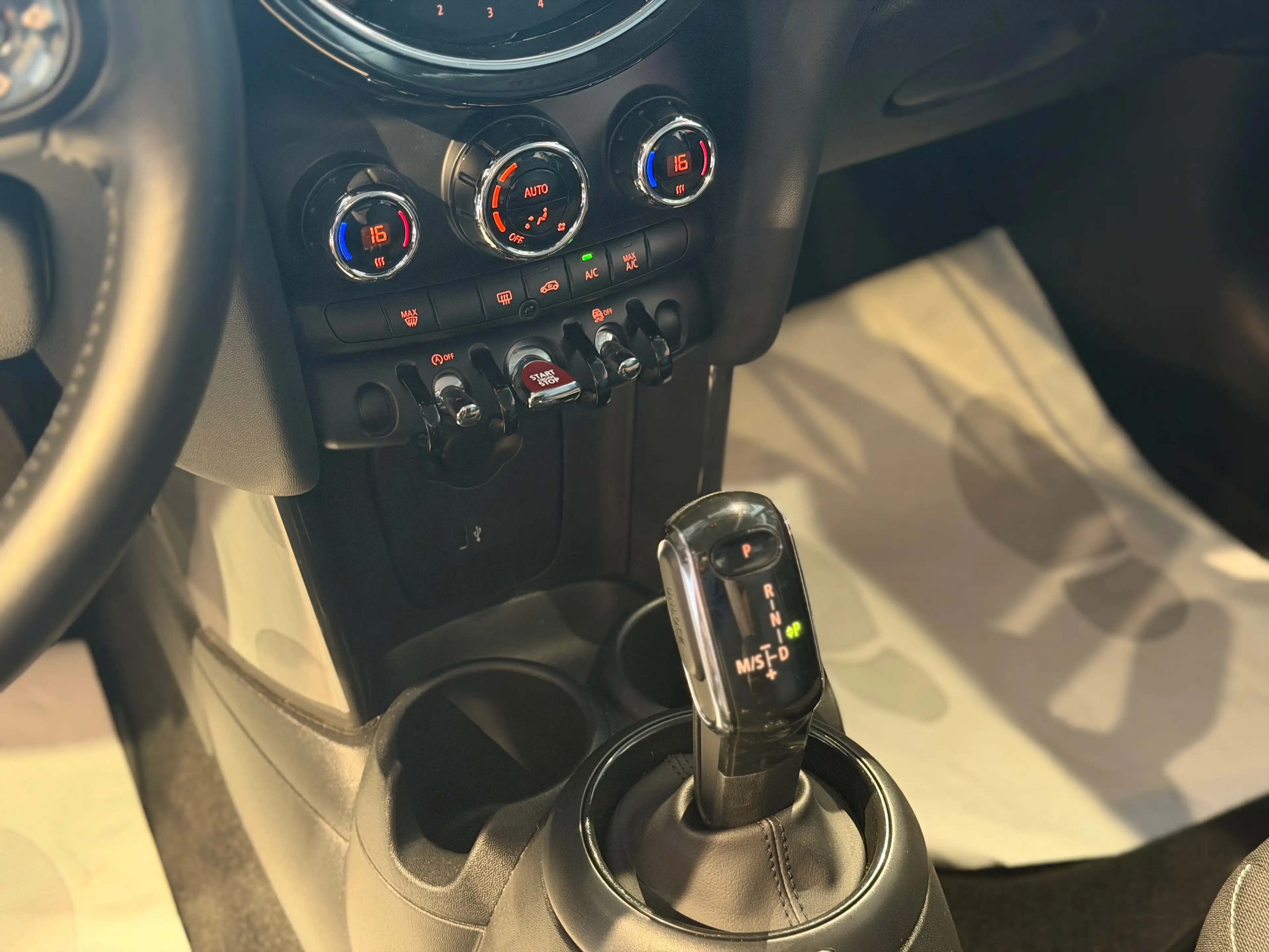MINI One 1.5A * AUT. Classic Trim * CARPLAY * LIFT * GARANTIE — photo 14