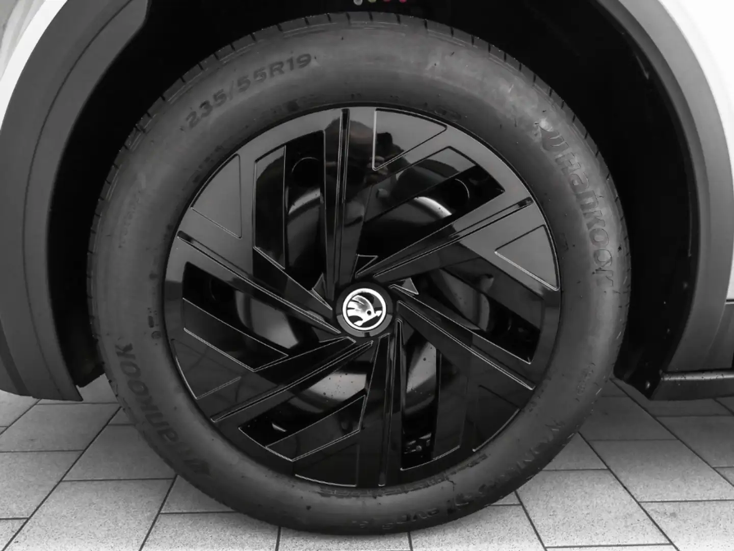 Skoda Elroq 50 Tour Studio AHK Kamera Gris - 2