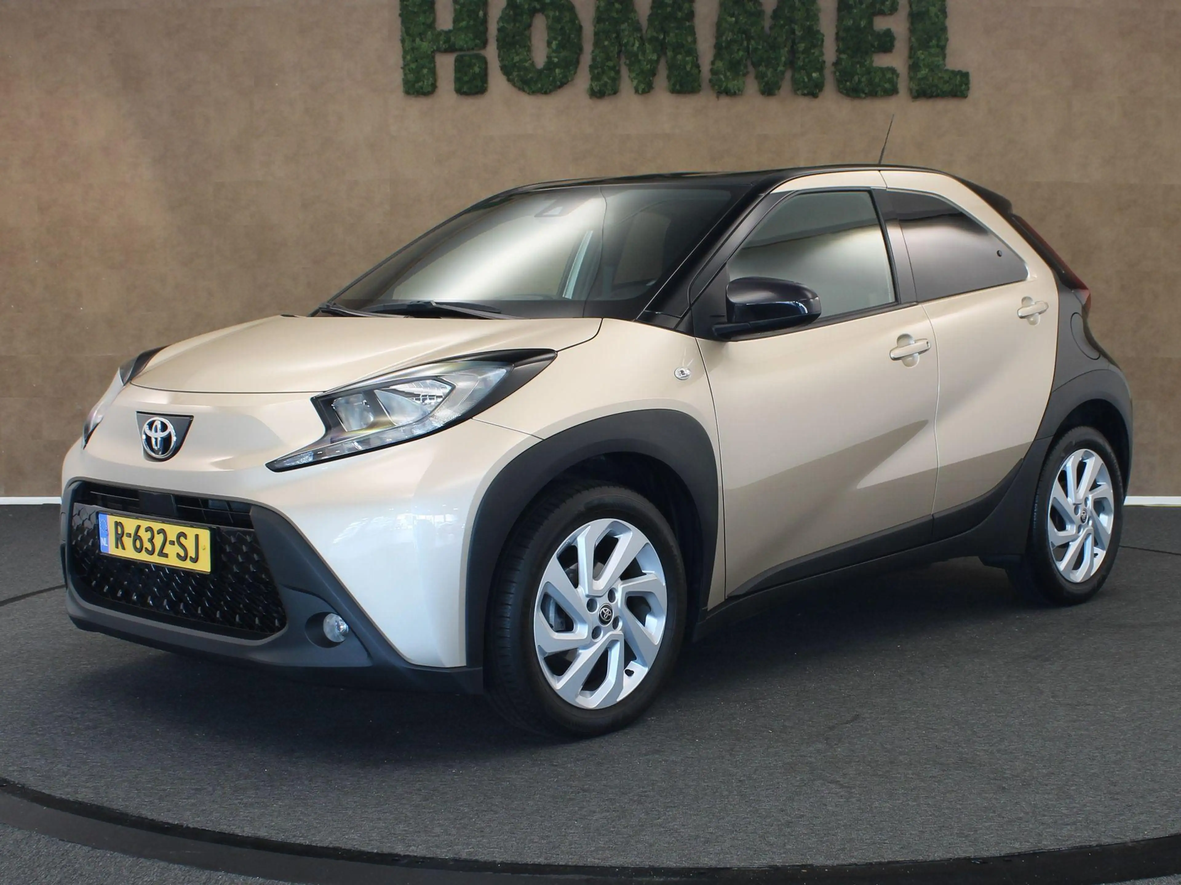 Toyota Aygo X 1.0 VVT-i S-CVT Pulse - VOORSTOELEN VERWARMD - ADA — photo 5