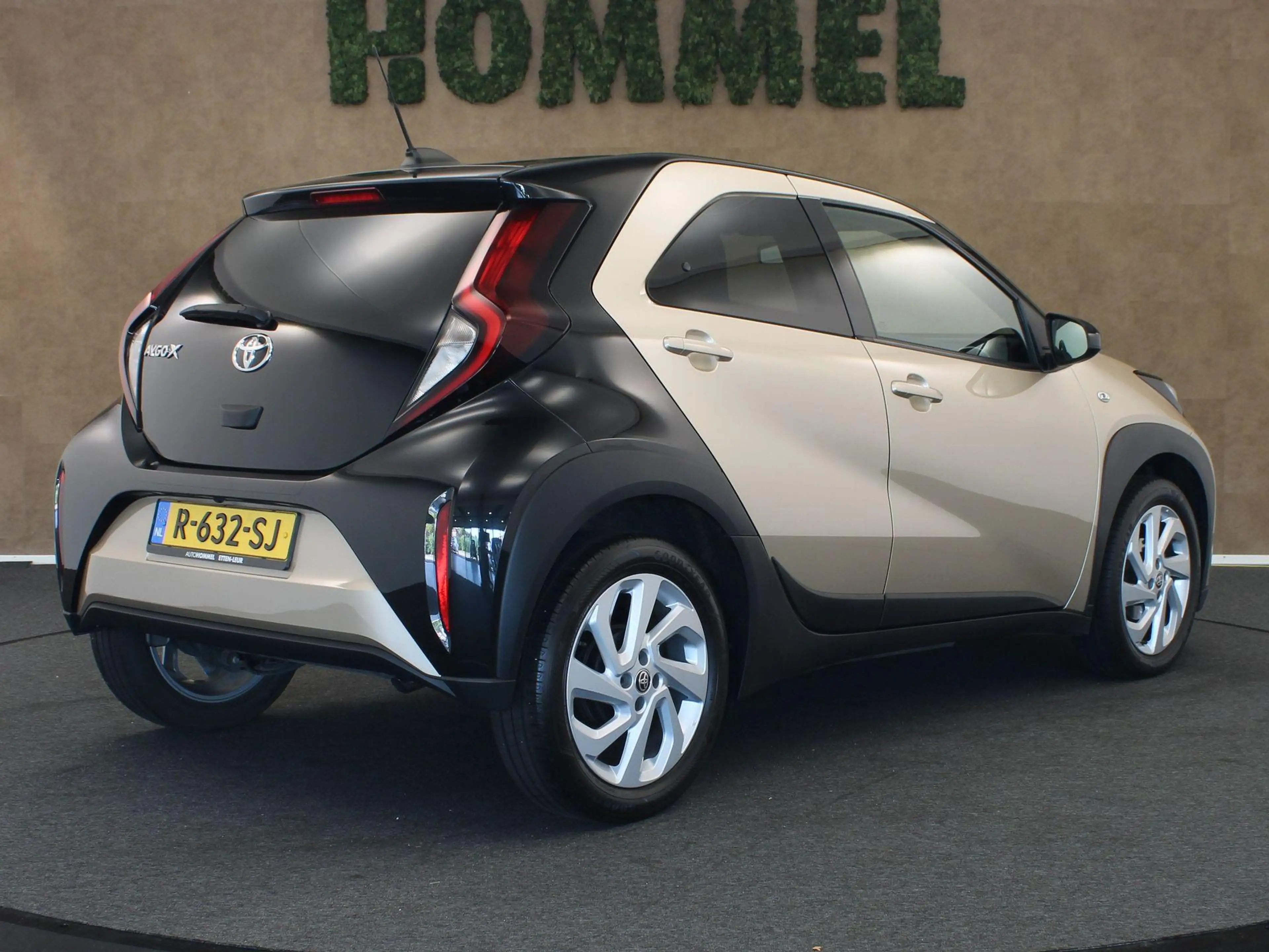 Toyota Aygo X 1.0 VVT-i S-CVT Pulse - VOORSTOELEN VERWARMD - ADA — photo 6