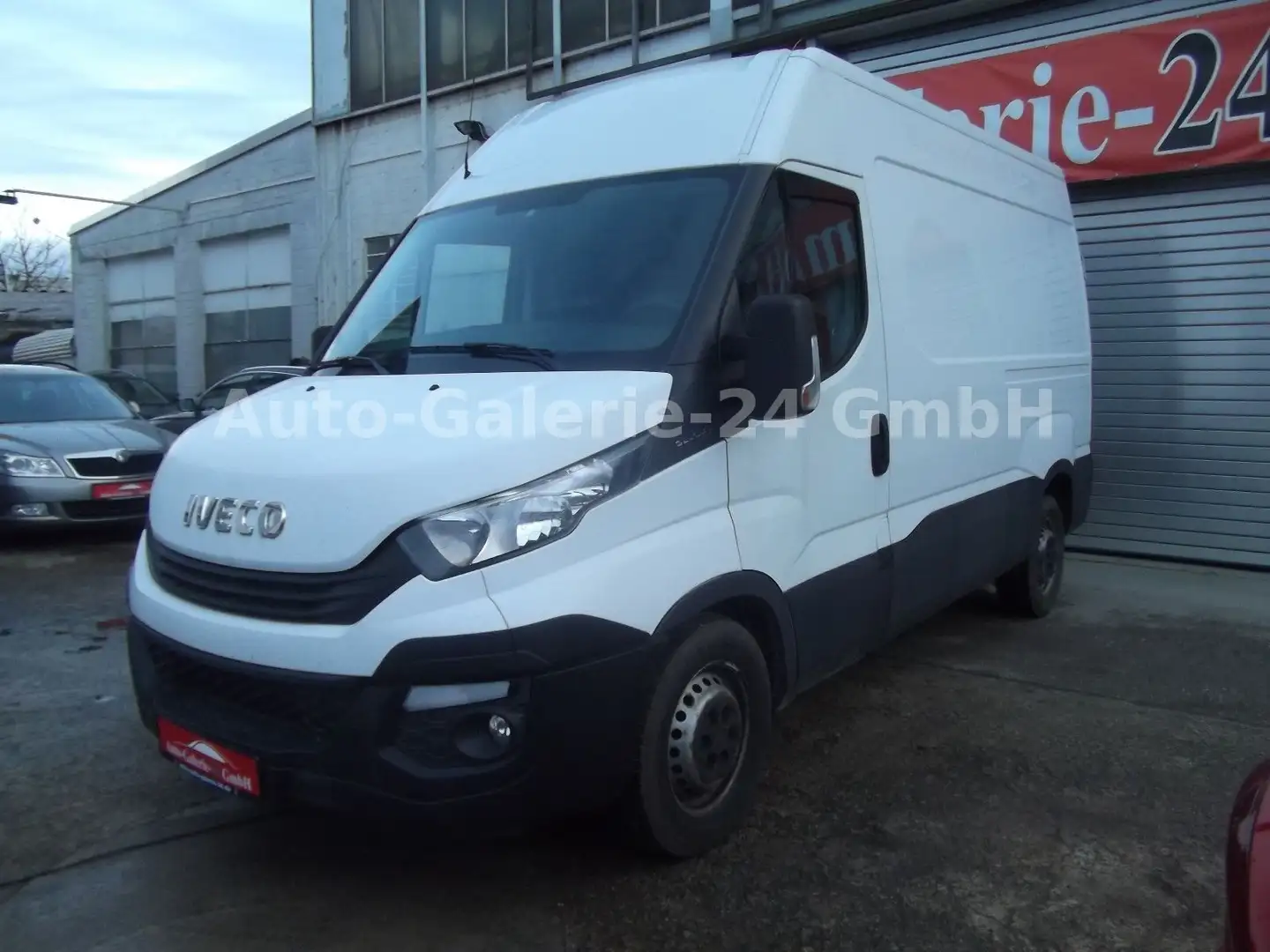 Iveco Daily Kasten HKa 35 S ... V Radstand 3520 Alb - 2