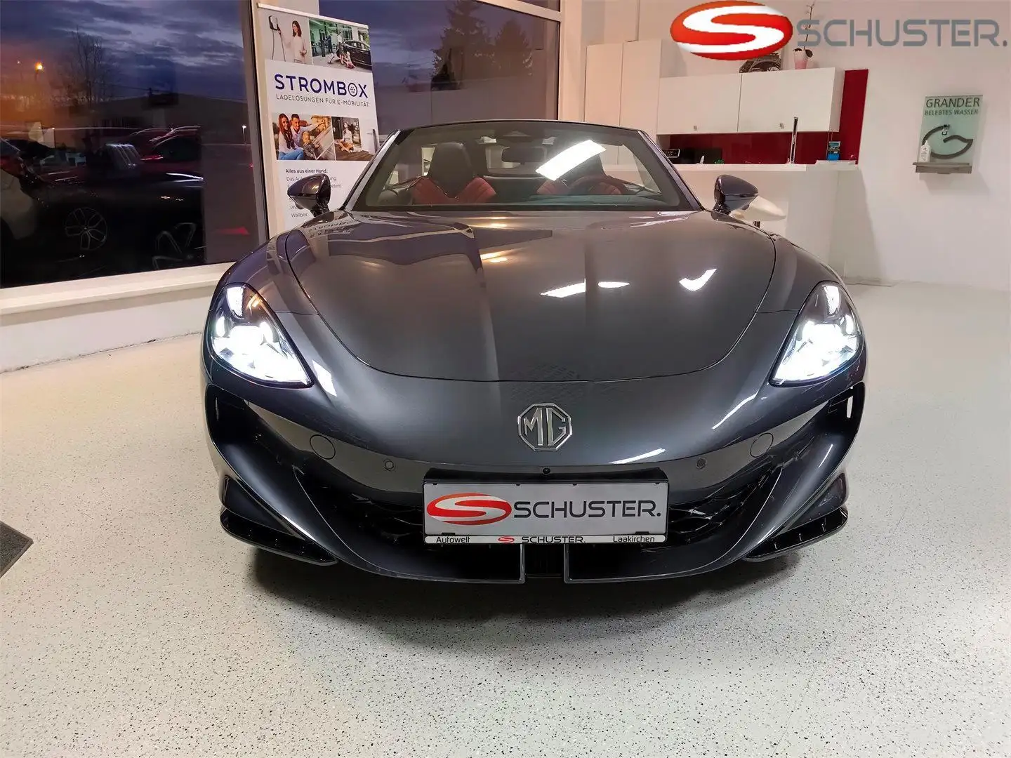 MG Cyberster GT Rot/schwarz + Rotes Dach Szürke - 2