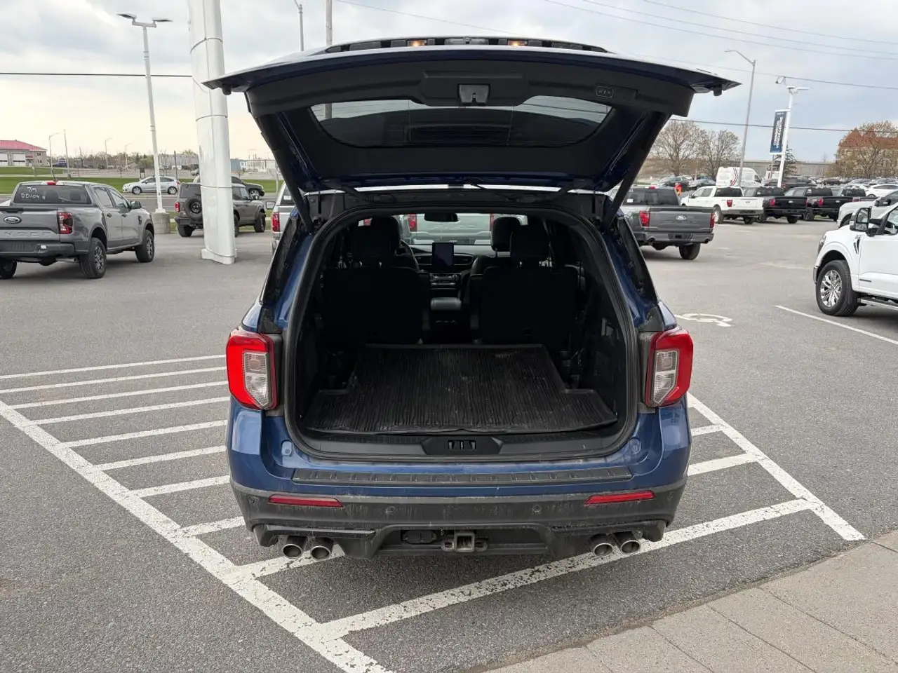 Ford Explorer снимка Ford Explorer