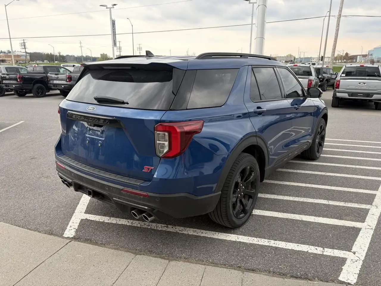 Ford Explorer снимка Ford Explorer