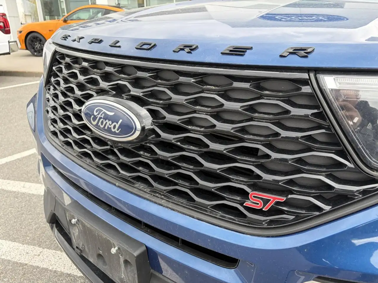 Ford Explorer снимка Ford Explorer