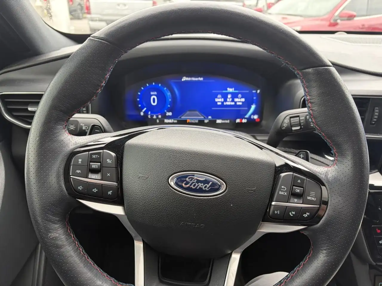 Ford Explorer снимка Ford Explorer