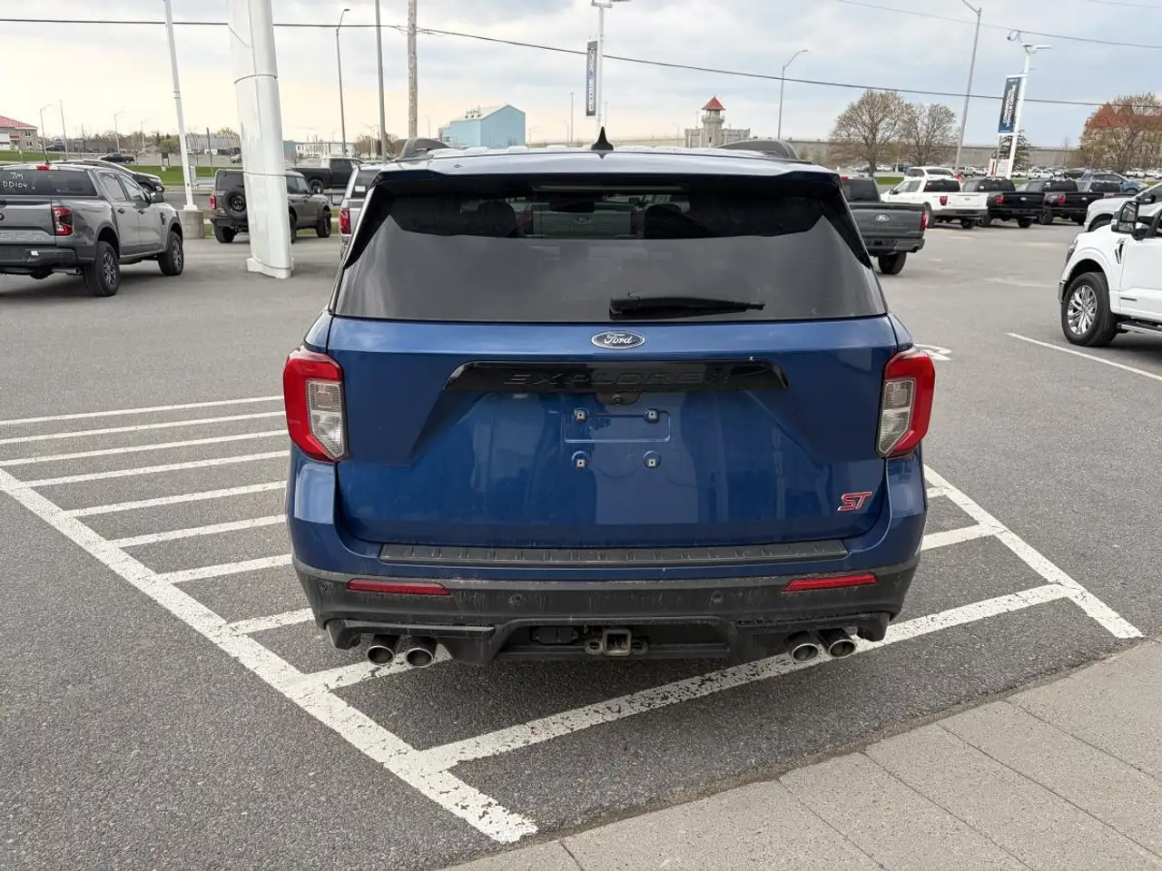 Ford Explorer снимка Ford Explorer