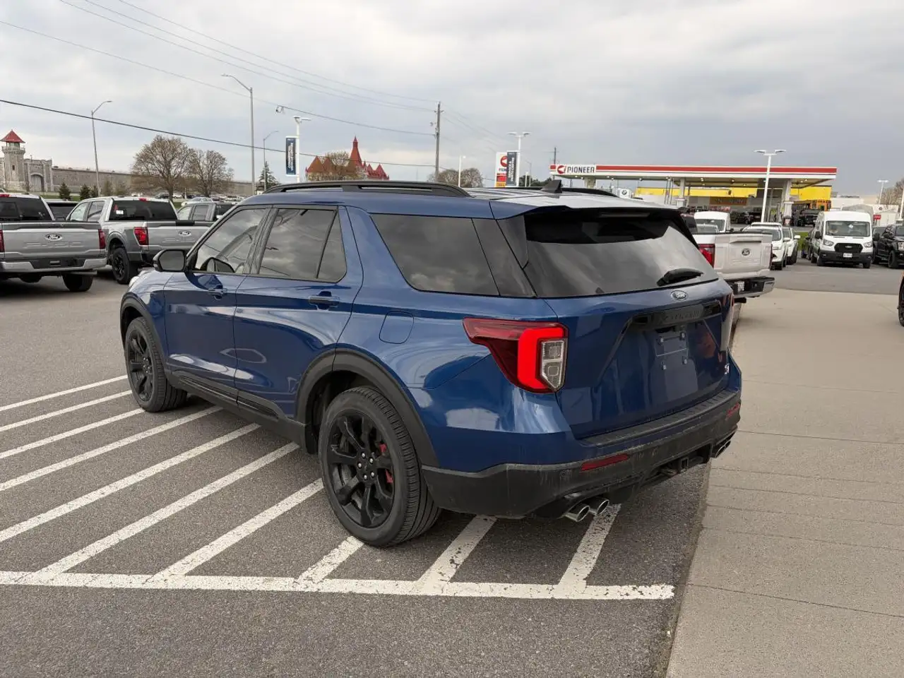 Ford Explorer снимка Ford Explorer