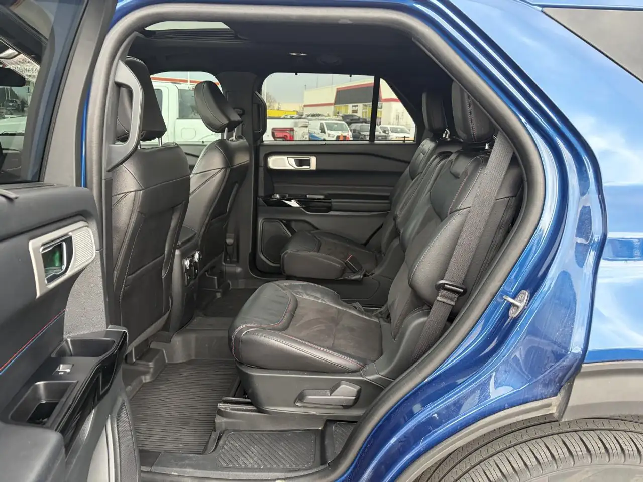 Ford Explorer снимка Ford Explorer