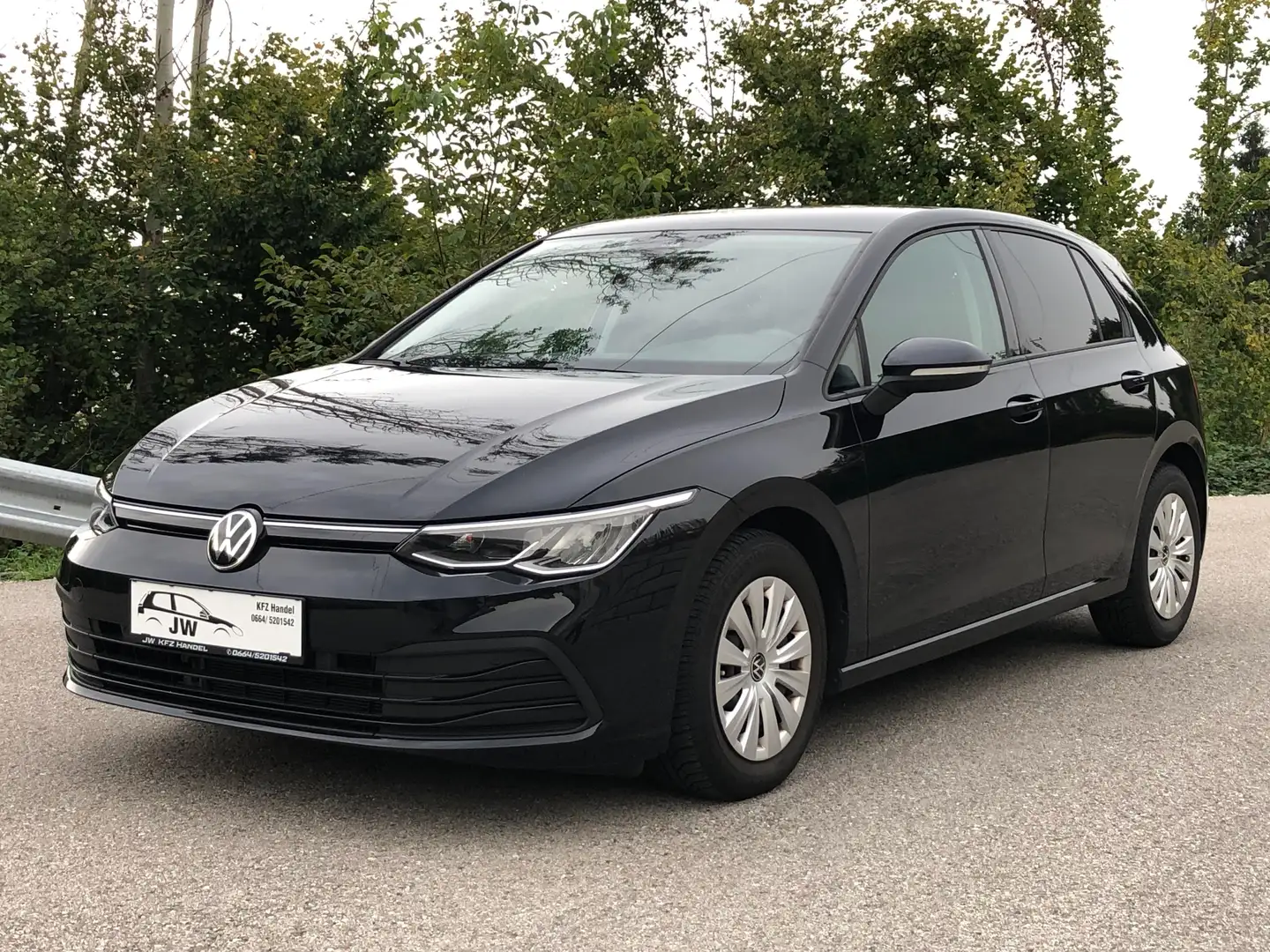 Volkswagen Golf 8, *Garantie*, Neuwertig, FINANZIERUNG MÖGLICH Schwarz - 1