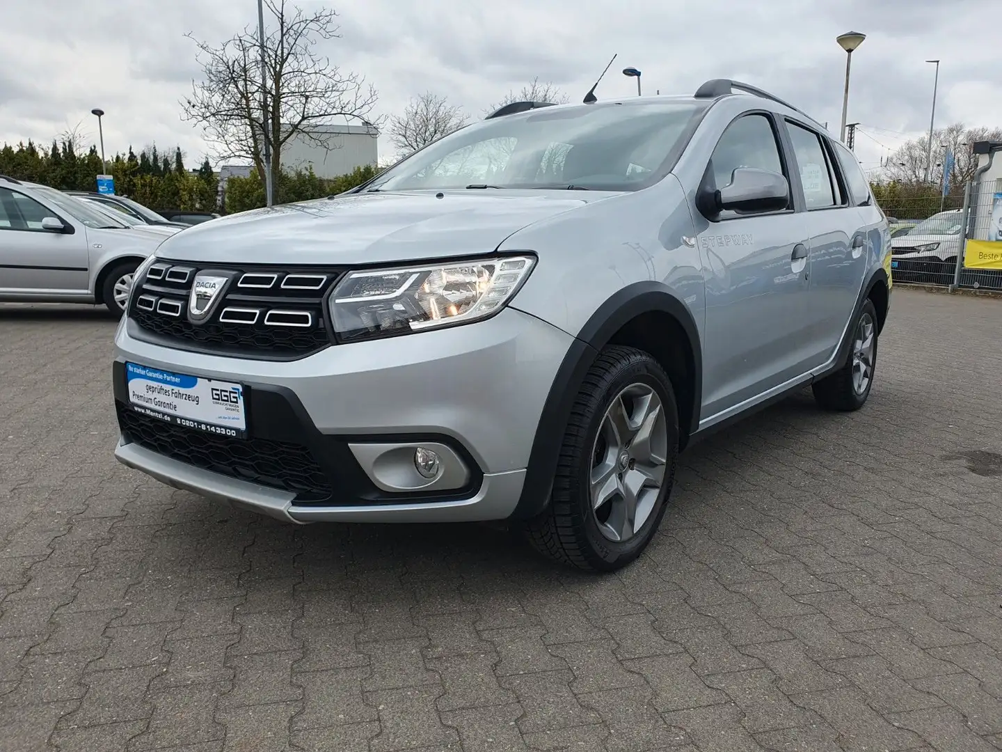 Dacia Logan Stepway LPG GARANTIE KLIMA PDC NAVIGATION Silber - 1