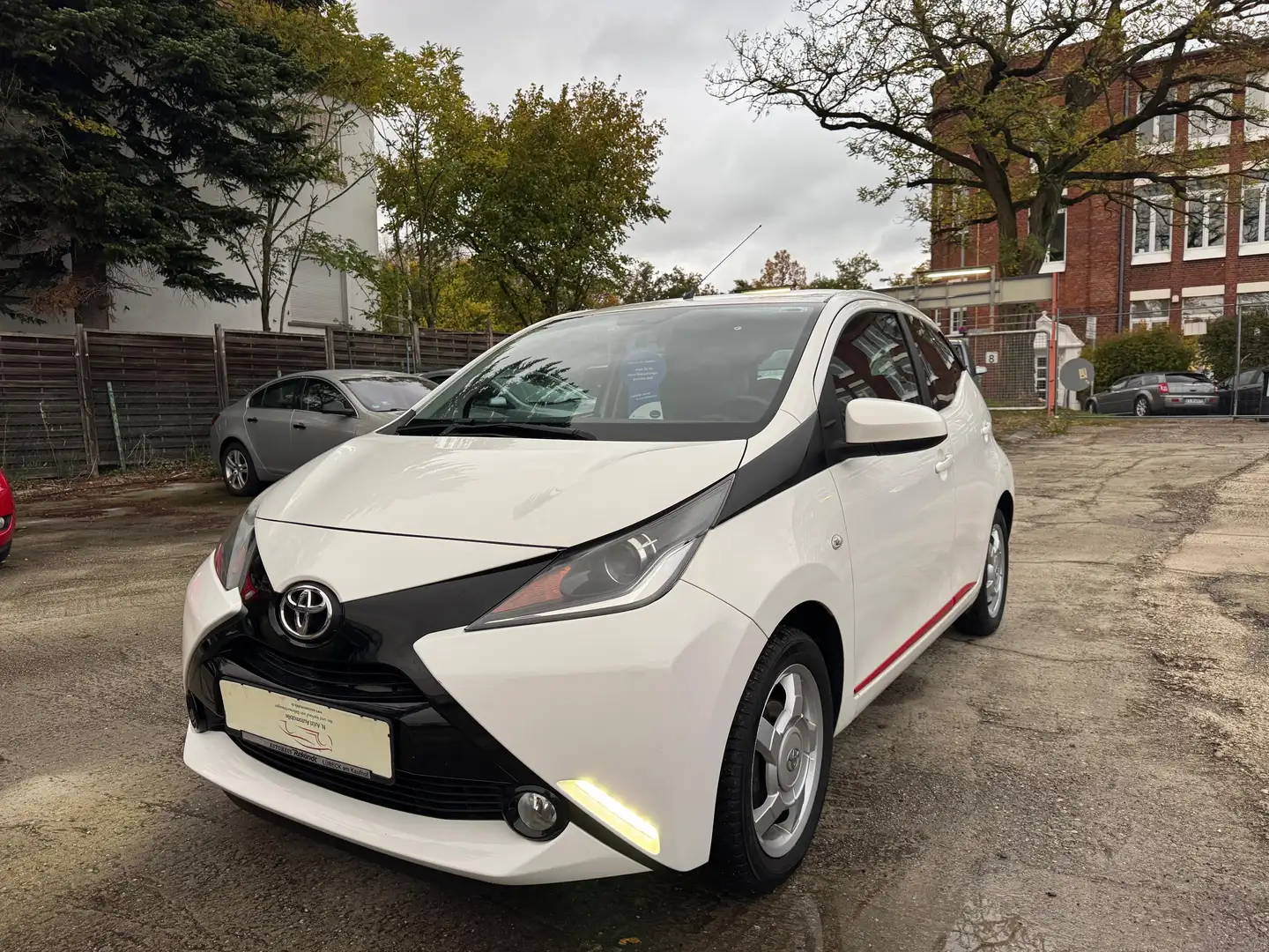 Toyota Aygo x-play touch*LMF*Kamera* Blanc - 1