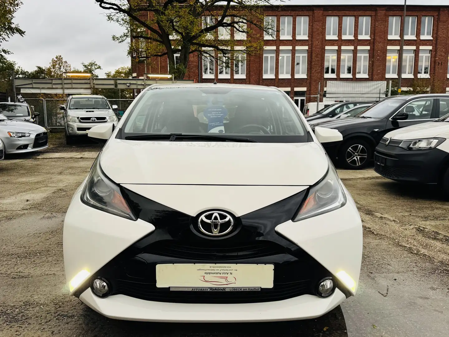 Toyota Aygo x-play touch*LMF*Kamera* Weiß - 2