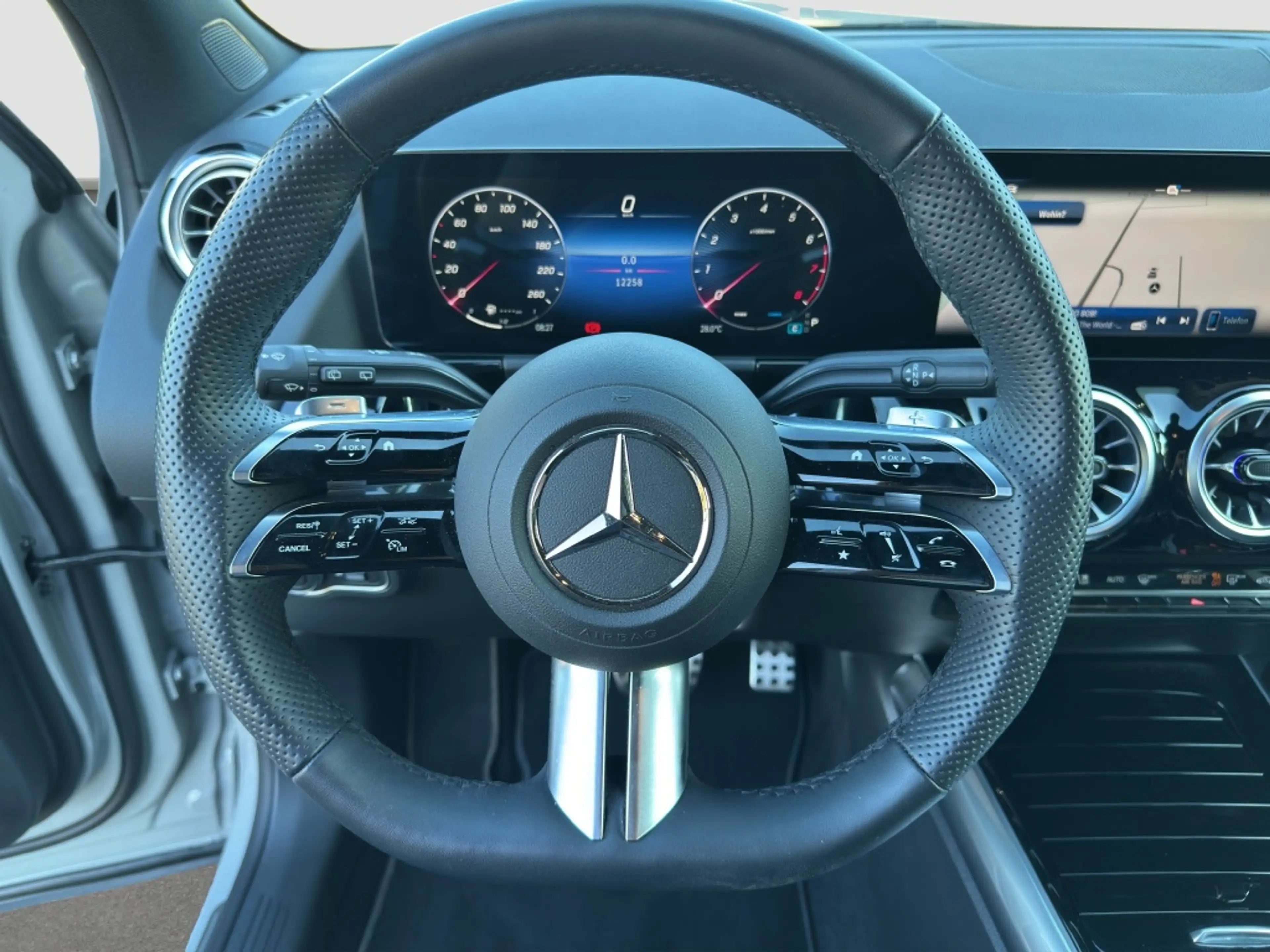 Mercedes-Benz GLA 200 AHK*KeyLess*LED*PDC*ParkAss*Sportp.*AUT — photo 7