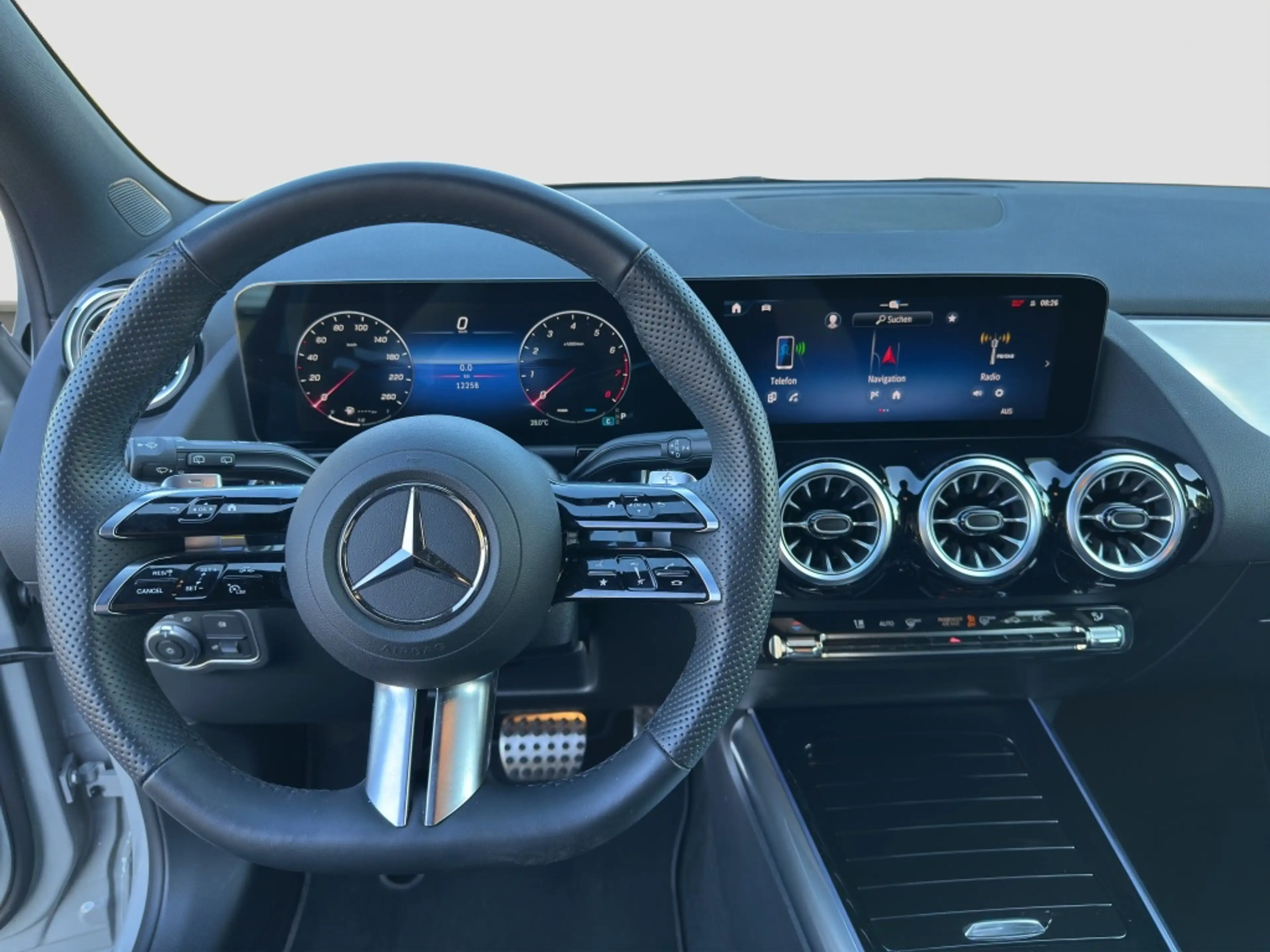Mercedes-Benz GLA 200 AHK*KeyLess*LED*PDC*ParkAss*Sportp.*AUT — photo 6