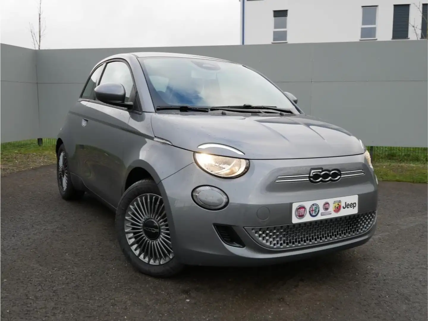 Fiat 500e ICON 42kWh PARK KOMFORTPAK NAVI ALU KLIMAAUTOMATIK Gris - 2