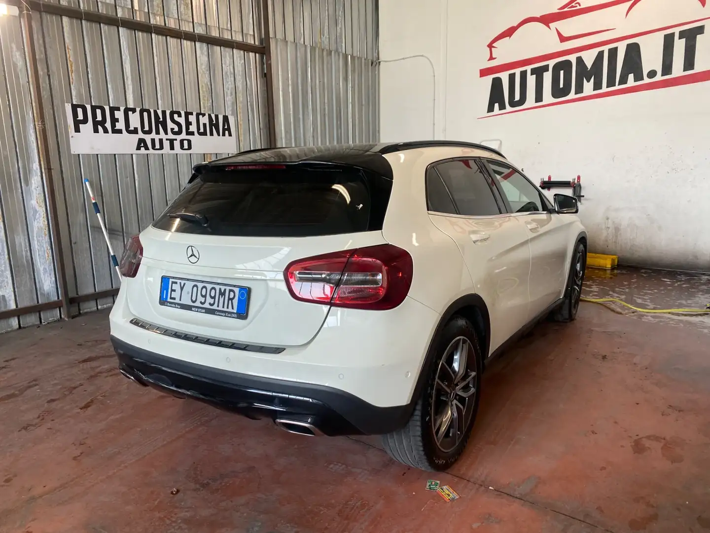 Mercedes-Benz GLA 180 GLA 180 d Automatic Sport Bianco - 2