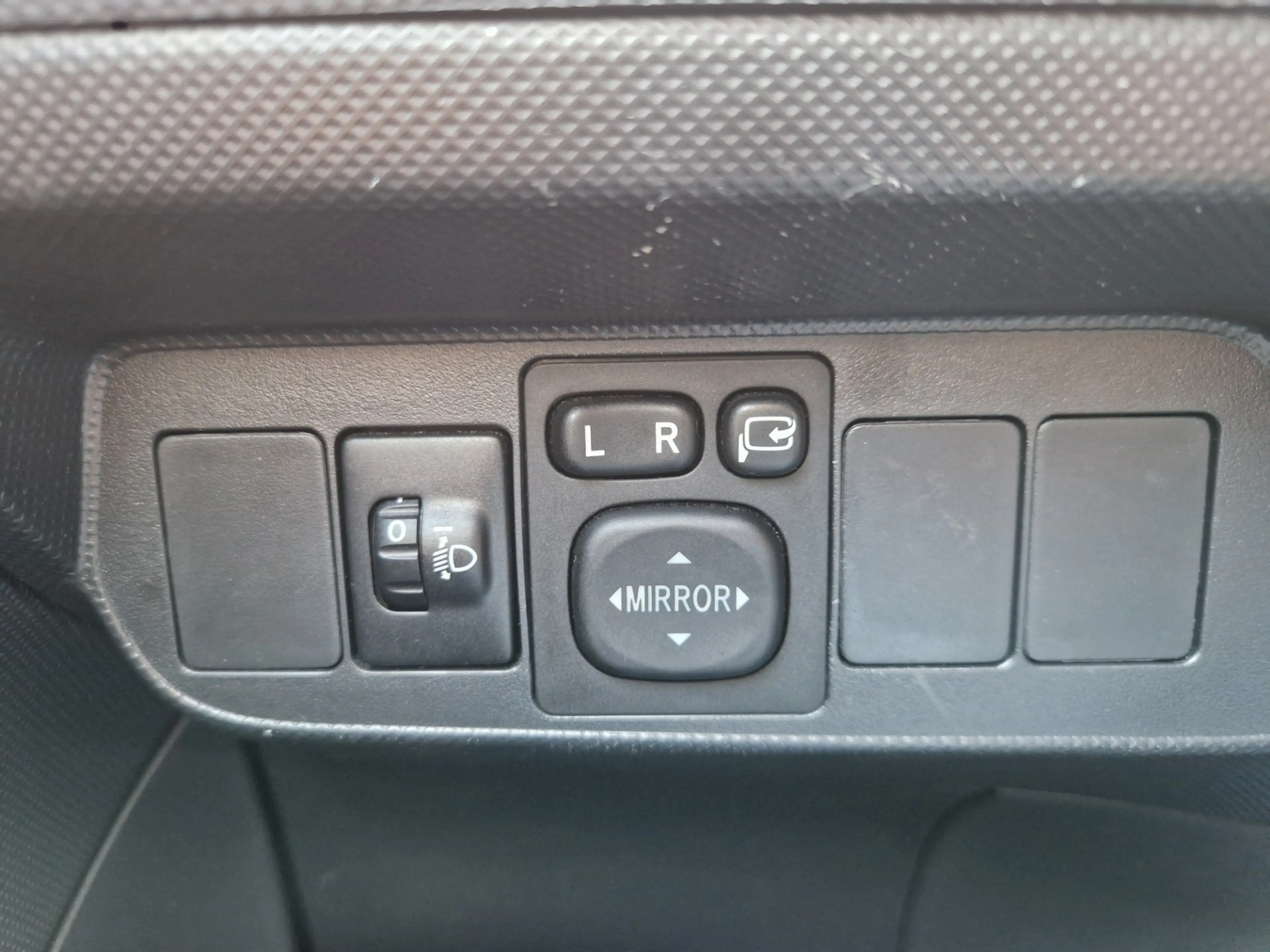 Toyota Auris 1.8 Full Hybrid Business — photo 14